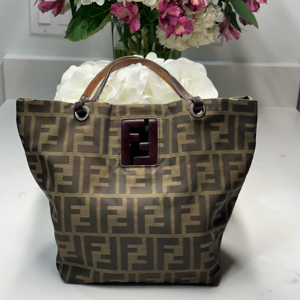 Fendi FF Zucca Tote + Trifold Wallet + Dust Bag + COA - Picture 2 of 16